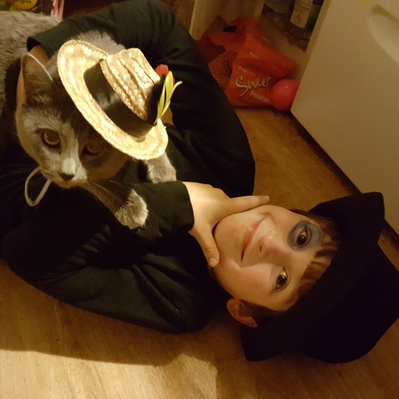 Meet your Posher, Amber - Picture 10 of 10